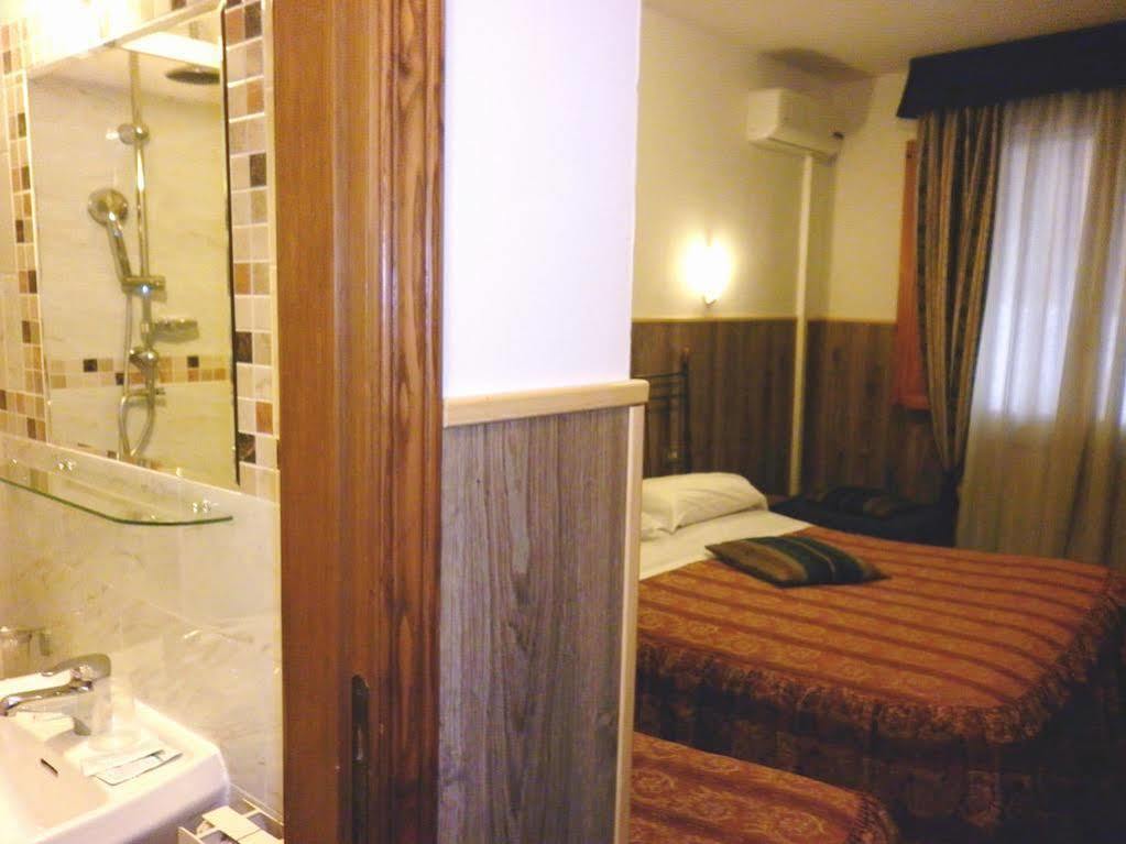 Hotel Camilla Guelfa Φλωρεντία Εξωτερικό φωτογραφία